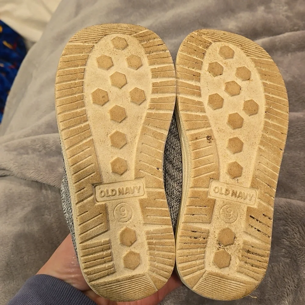 Old Navy Kids Moccasins in Gray